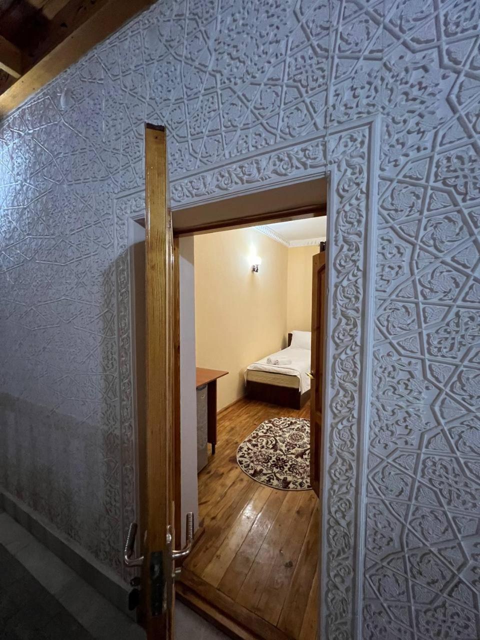 Bukhara Zaringiz Hotel ภายนอก รูปภาพ