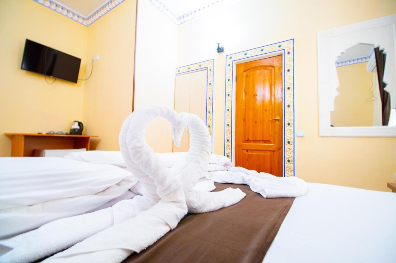Bukhara Zaringiz Hotel ภายนอก รูปภาพ